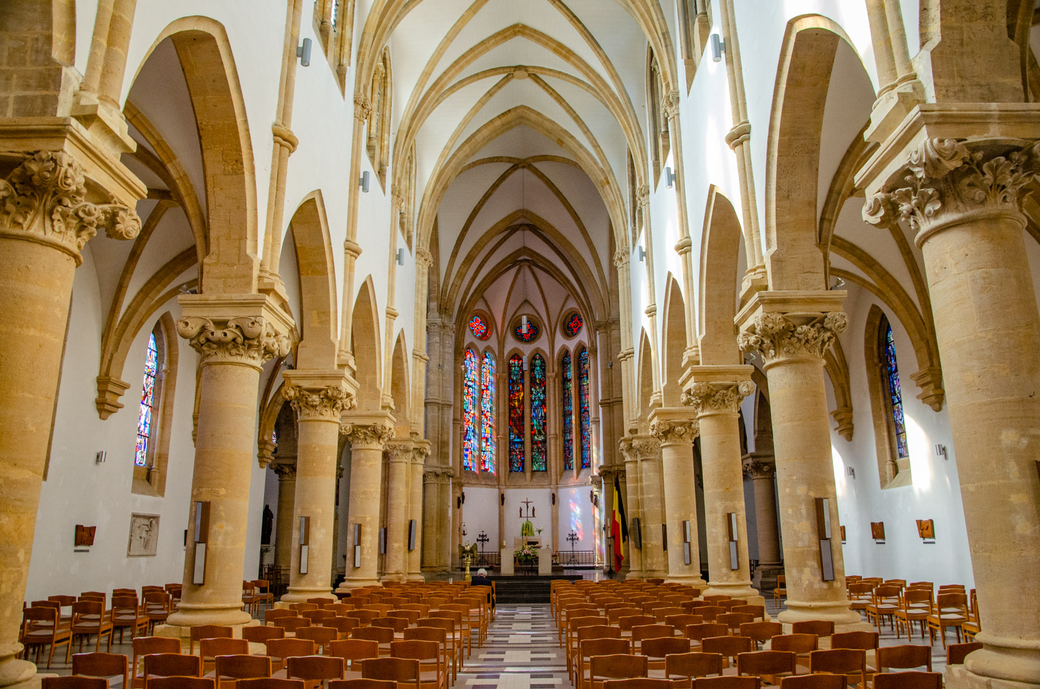 Église Notre-Dame de l’Assomption in Florenville - alles over de Ardennen