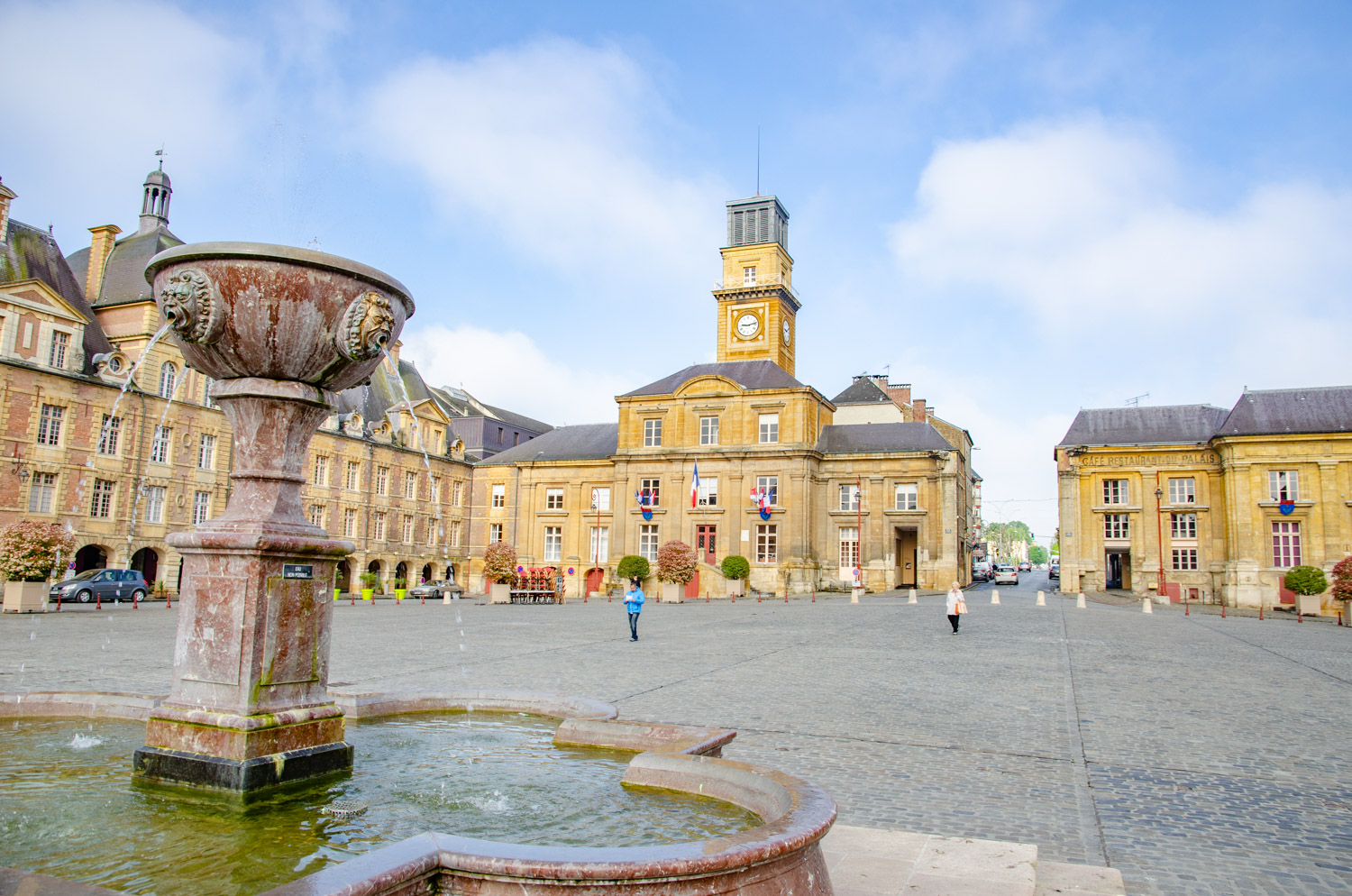 Place Ducale in Charleville-Mézières - alles over de Ardennen