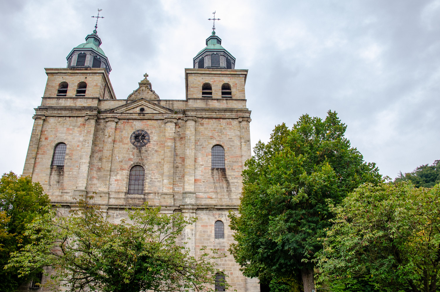 Kathedraal van de heiligen Petrus, Paulus en Quirinus - alles over de Ardennen